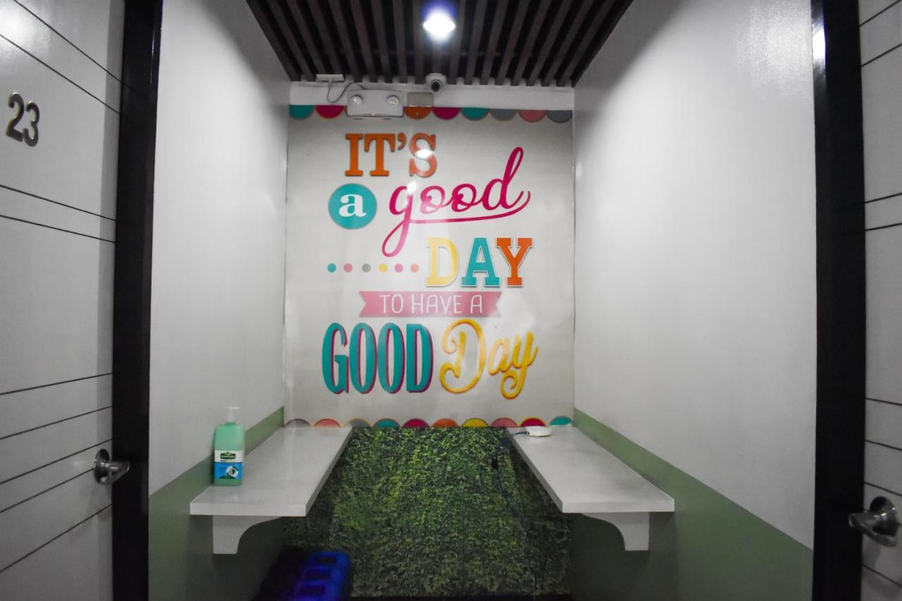 Happy Homes Manila Exteriör bild